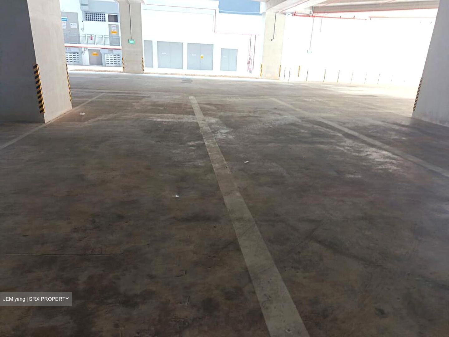Toh Guan Road East (D22), Factory #576106721